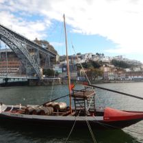Bateau transportant des fût de Porto